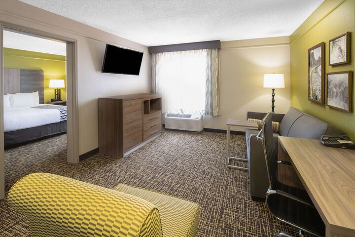 Room 14 of 16