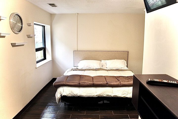 Room 26 of 66