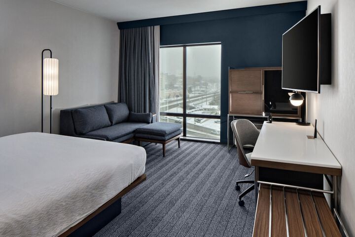 Room 15 of 34