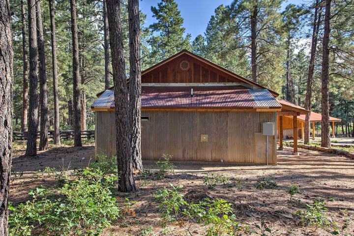 Mancos Cabin Rental on 80 Acres w / Mountain View!