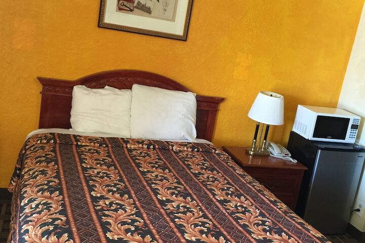 Room 27 of 51