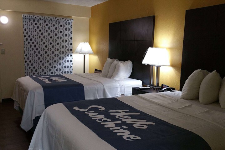 Room 9 of 25