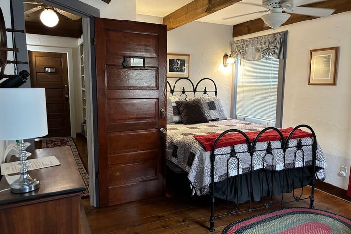 Folkestone Inn