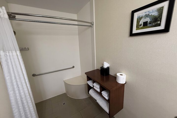 Giles Hotel Inn & Suites