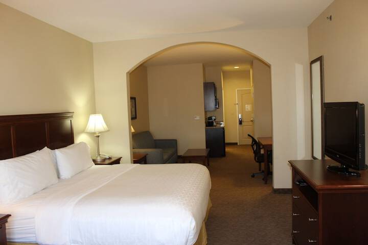 Room 13 of 48