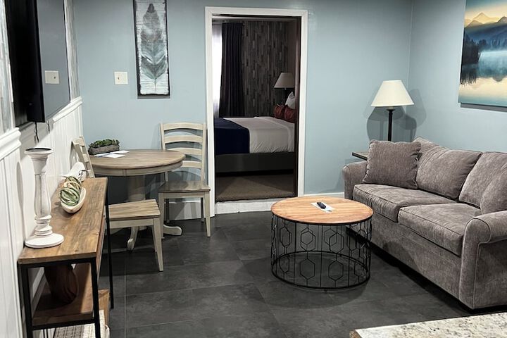 Room 19 of 28