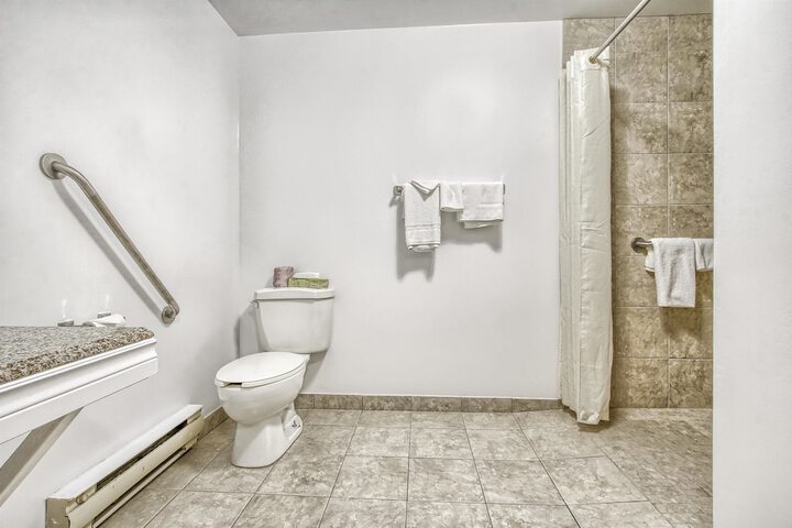 Room 27 of 29