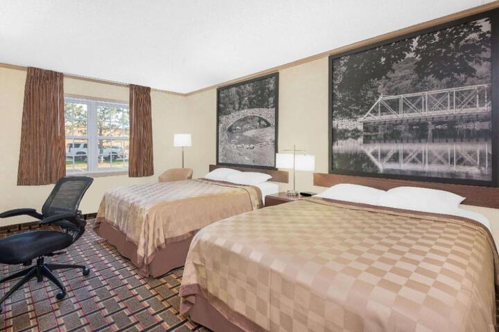 Super 8 Maumee / Toledo OH
