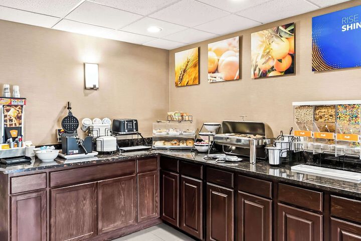 Comfort Inn & Suites Heath - Newark South