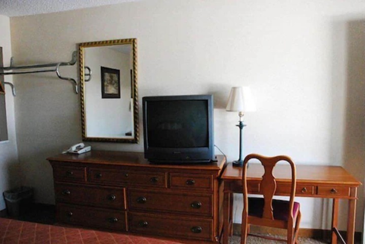Room 16 of 17