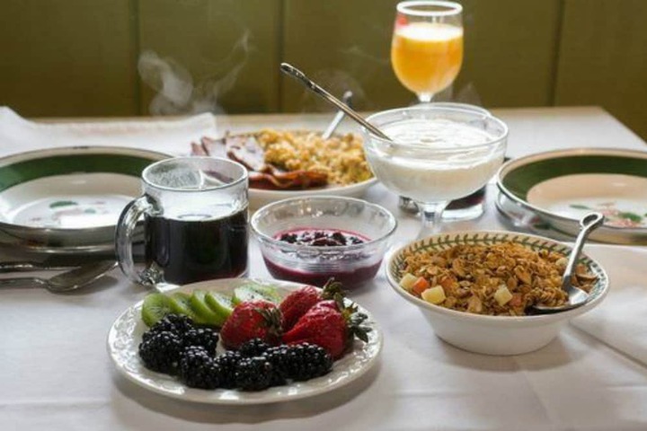 Dining 41 of 57