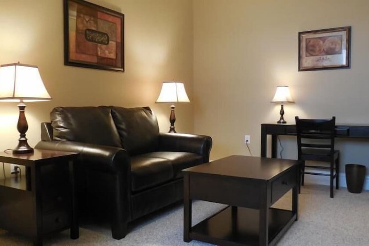 Room 33 of 74