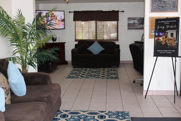Ocairns Inn & Suites