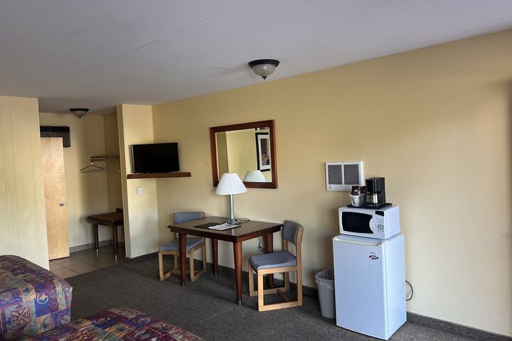 Room 159 of 443