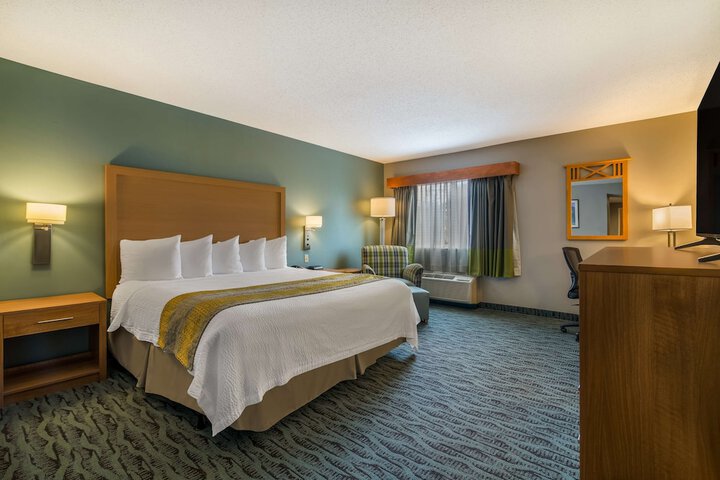 Best Western Plus Executive Court Inn & Conference Center
