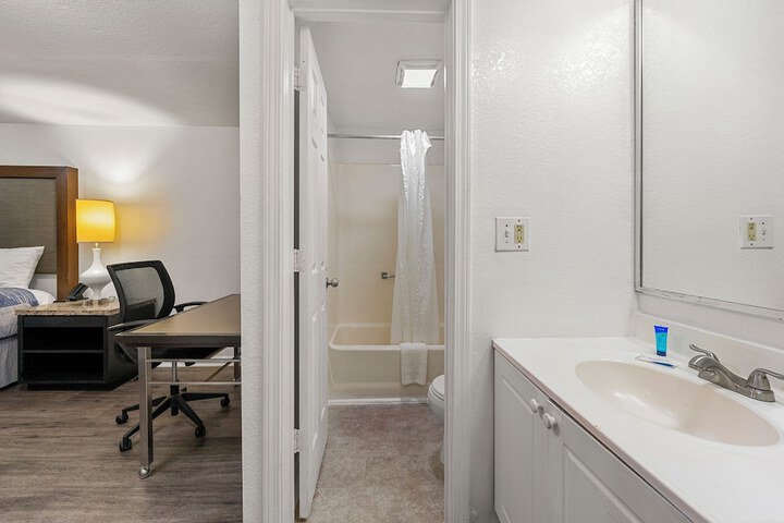 Room 25 of 70
