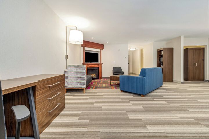 Room 54 of 348