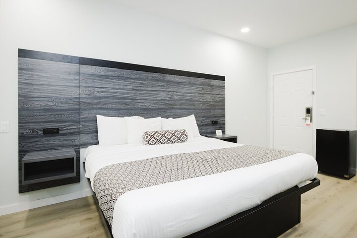 Sapphire Inn and Suites