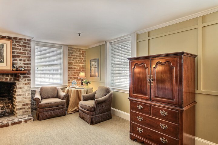 Room 150 of 170