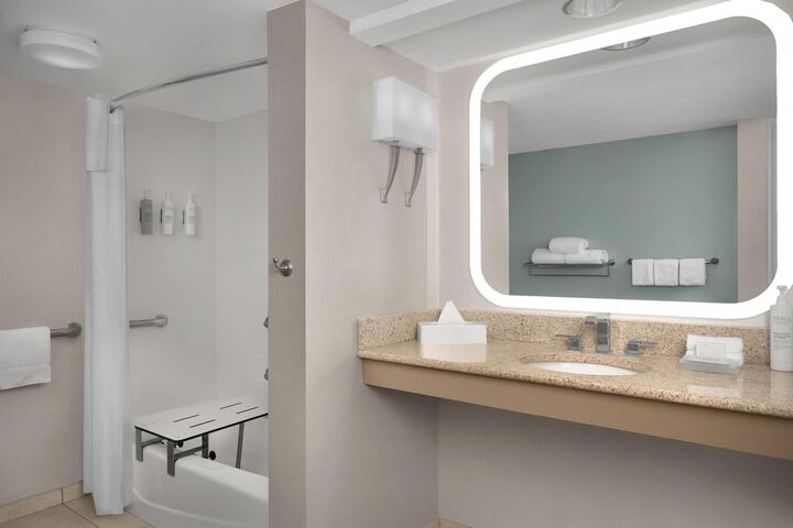 Homewood Suites by Hilton Raleigh / Cary