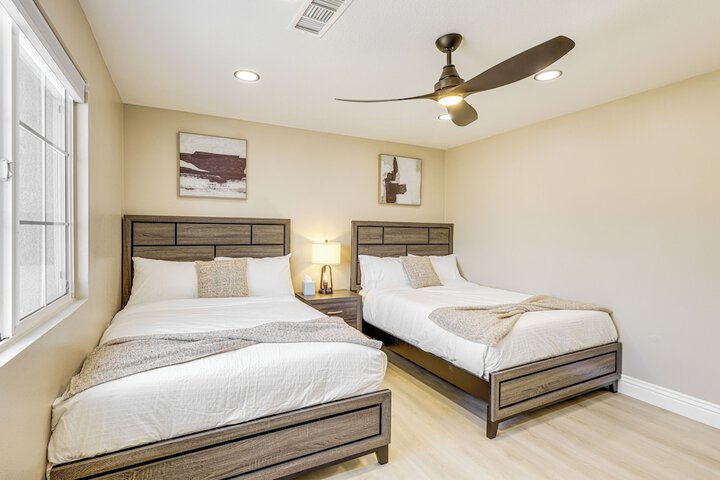 Mtn-view Gem w / Private Yard: Luxe Beaumont Home