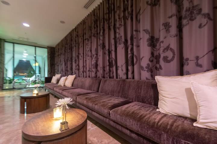 Proximity Hotel