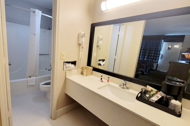Room 20 of 27