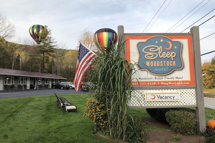 Sleep Woodstock Motel