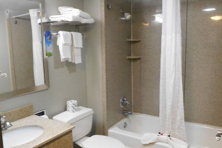 Room 26 of 102