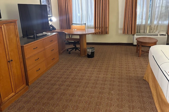 La Quinta Inn & Suites by Wyndham Sawgrass