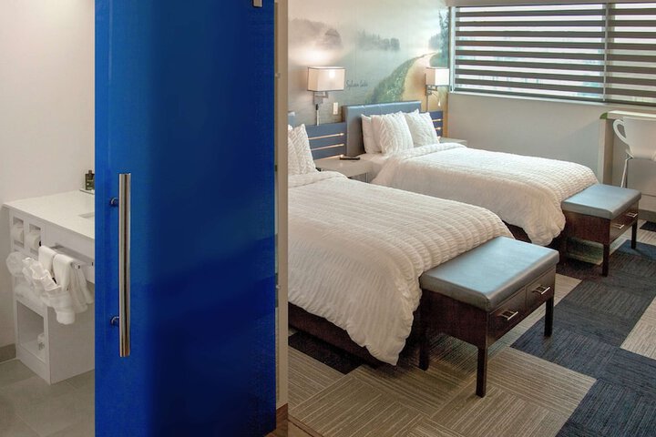 The Rushmore Hotel & Suites BW Premier Collection