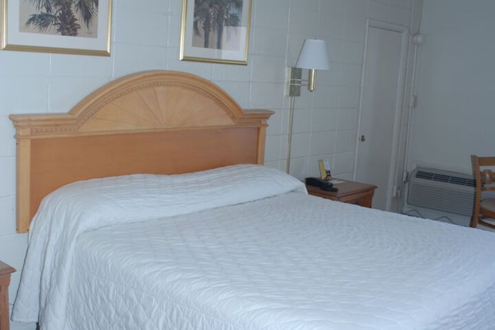 Room 27 of 44