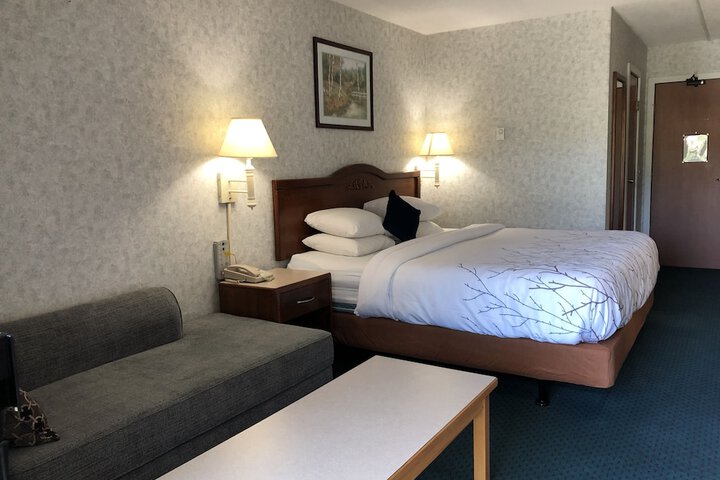 Room 26 of 63