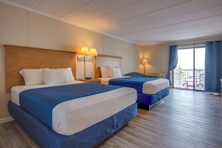 Room 21 of 34