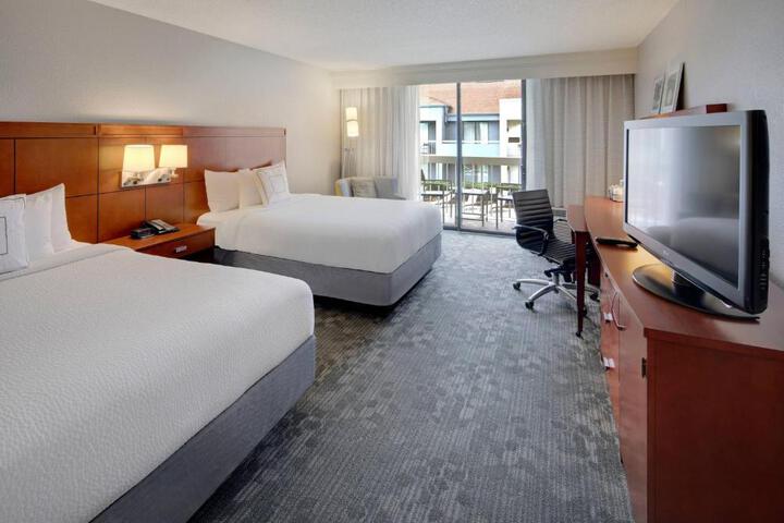 Courtyard by Marriott Atlanta Windy Hill / Ballpark