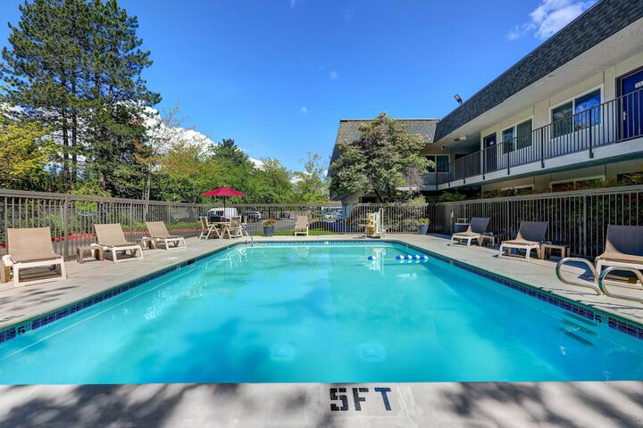 Motel 6 Issaquah WA - Seattle - East