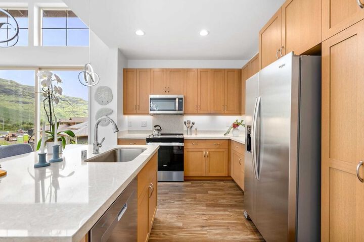 Leale'a by Avantstay Ocean + Mountain Views!