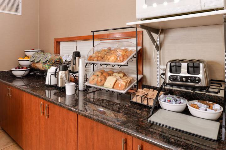 Breakfast/Coffee Service 35 of 37