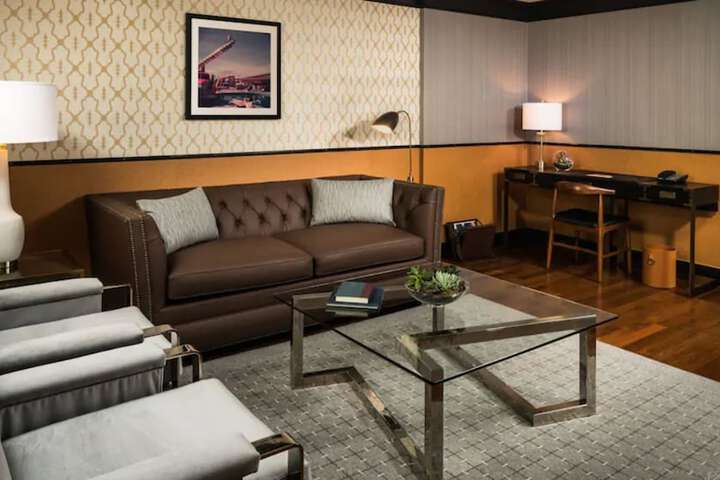Room 38 of 61