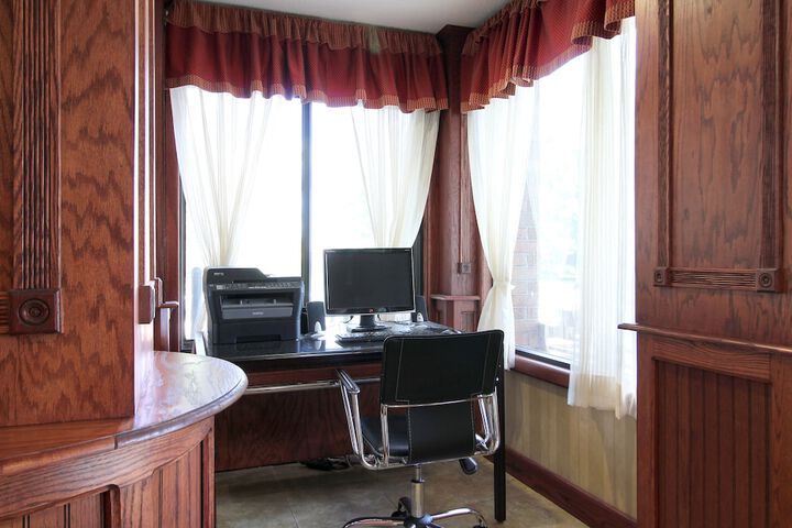 Business Center 47 of 47