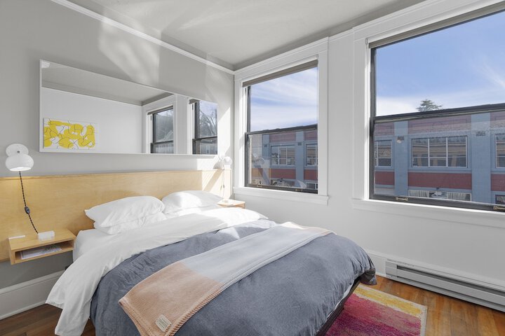 Room 46 of 76