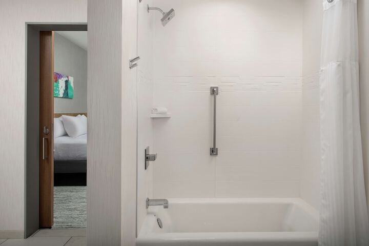 Room 14 of 42