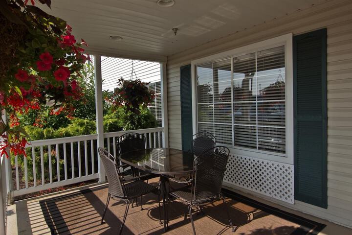 Coshocton Village Inn and Suites