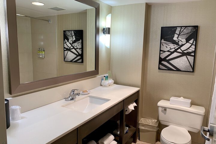 Room 25 of 58