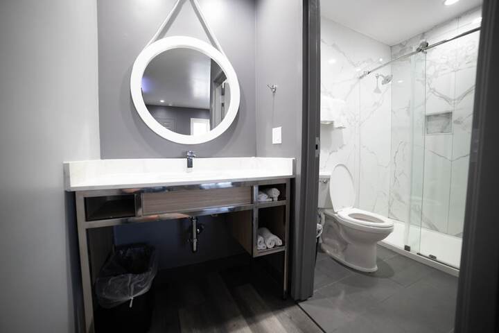 Room 6 of 22