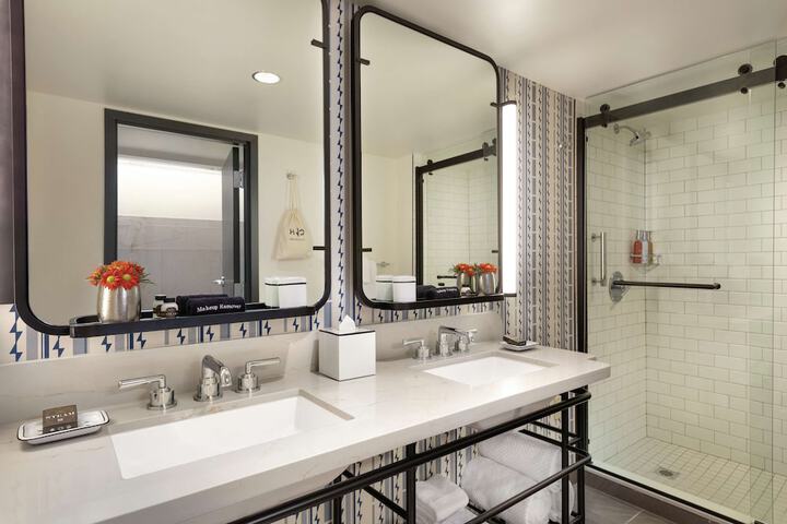 The Central Station Memphis Curio Collection by Hilton