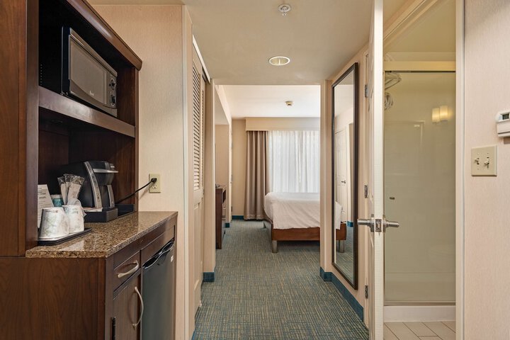 Room 9 of 28
