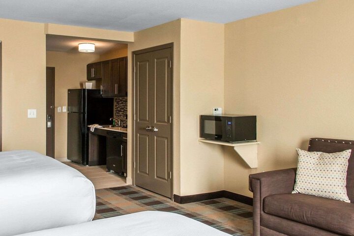Room 14 of 28