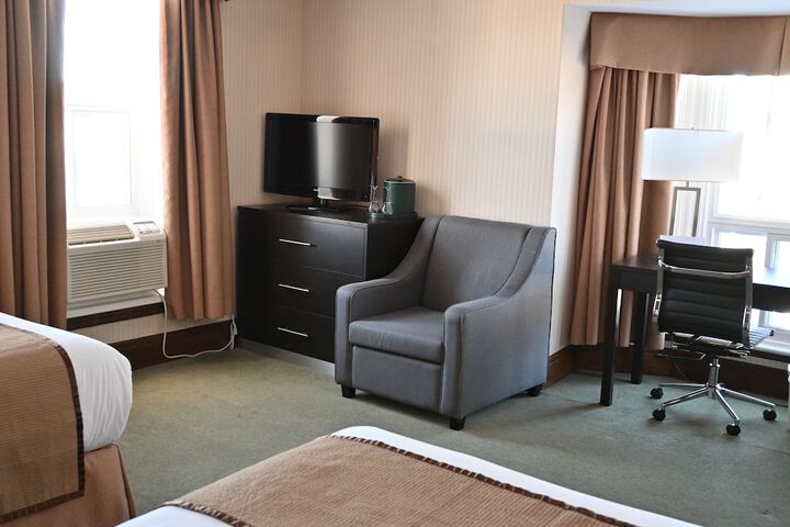 Room 53 of 112