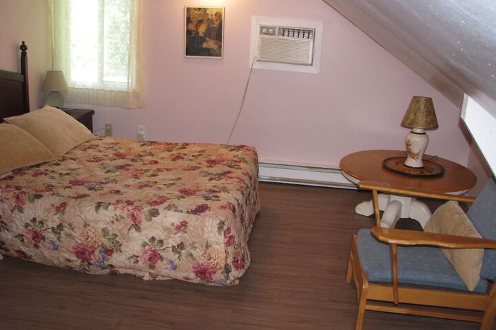 Room 11 of 48